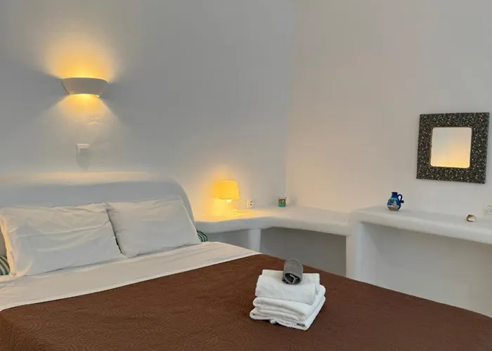 Manias Residences Fíra