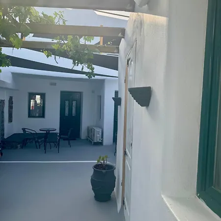 Апарт-отель Manias Residences Тира
