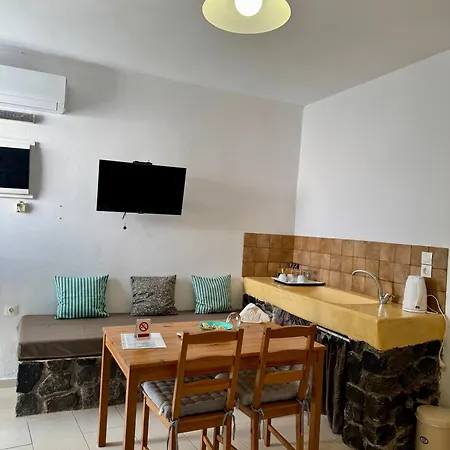 Manias Residences 3*