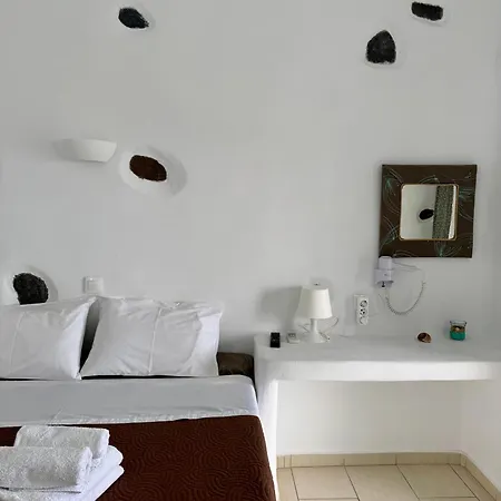 Manias Residences Апарт-отель