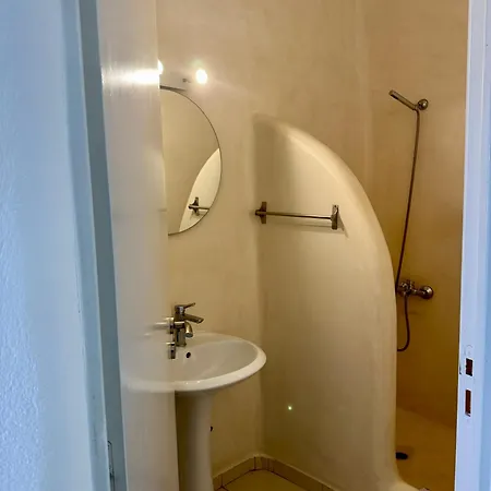 Апарт-отель Manias Residences 3*