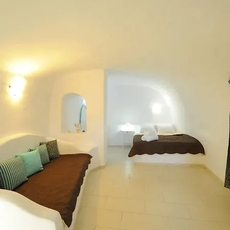 Manias Residences 3*
