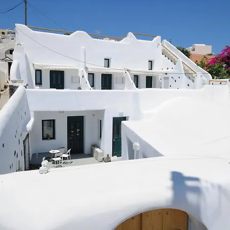 Manias Residences 3*