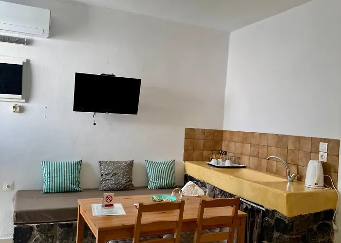 Manias Residences 4*