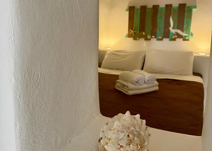 Manias Residences מלון דירות 4*