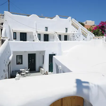 Apartahotel Manias Residences 4*