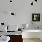 Manias Residences Aparthotel